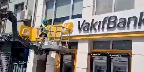 Silivri Vakıfbank merkez şubesinin dış cephe ve camlarını temizledik